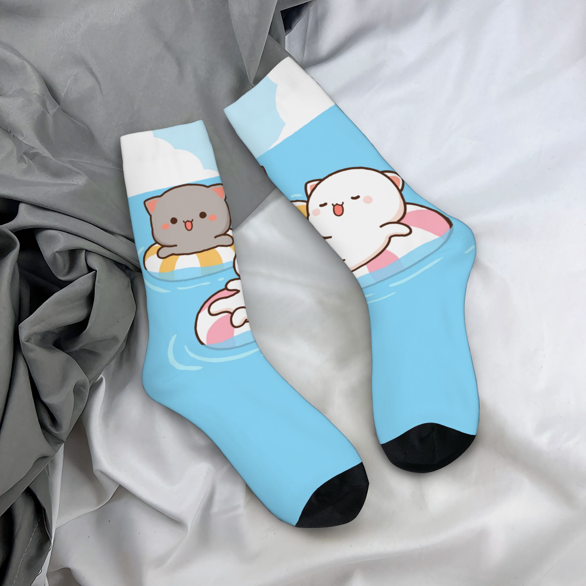 Dress Sock Men - モチピーチキャットカップルの可愛いカスタムGIFが描かれたビーチ柄メンズ・レディース兼用クルーソックス、ユニセックスで楽しい3Dプリントドレスソックス