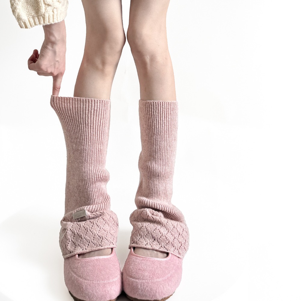 日本のレトロなデザインの、透かし模様が入ったウール製レッグウ - Boot Sock Slouchy のレビューと価格
